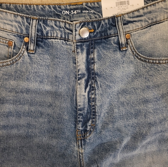 On 34th Core Wide Leg High Rise Light Wash Jeans Size 16 New! - Picture 3 of 9